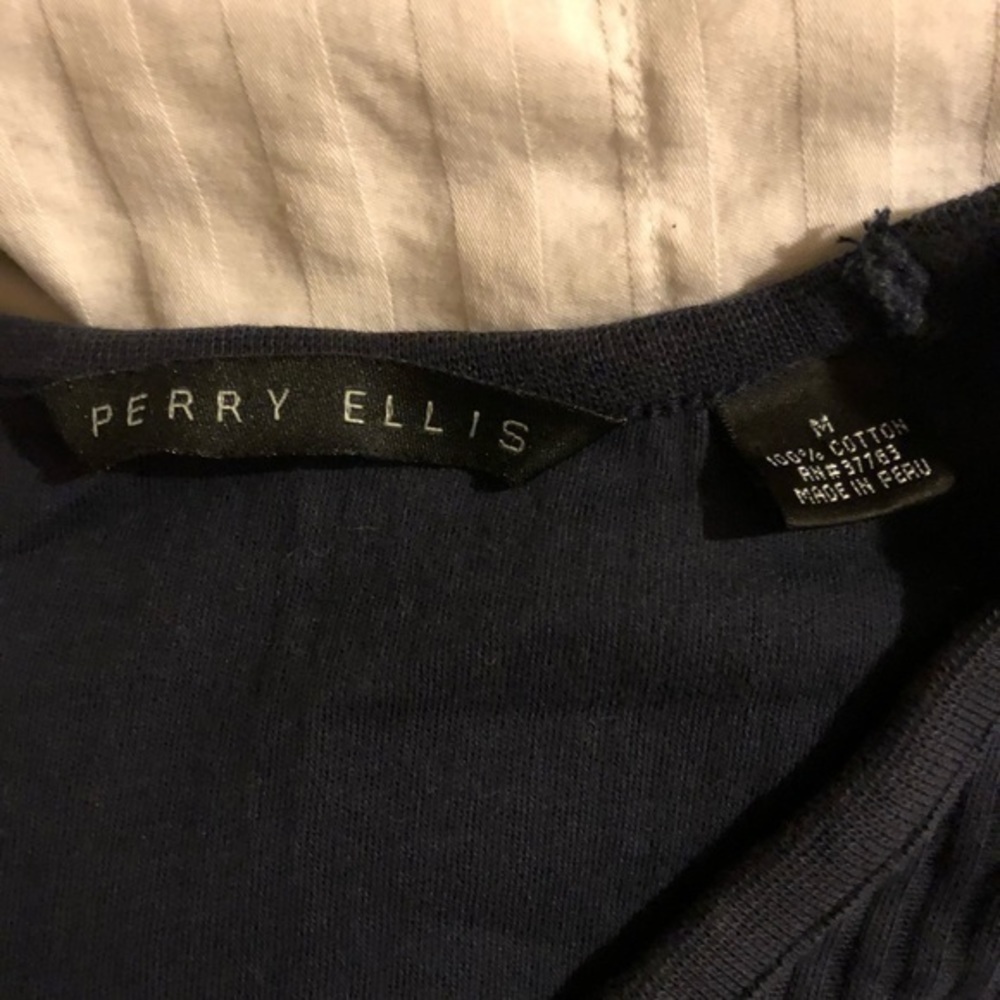 4/$25 Perry Ellis M Ribbed Tee Navy - Picture 4 of 4
